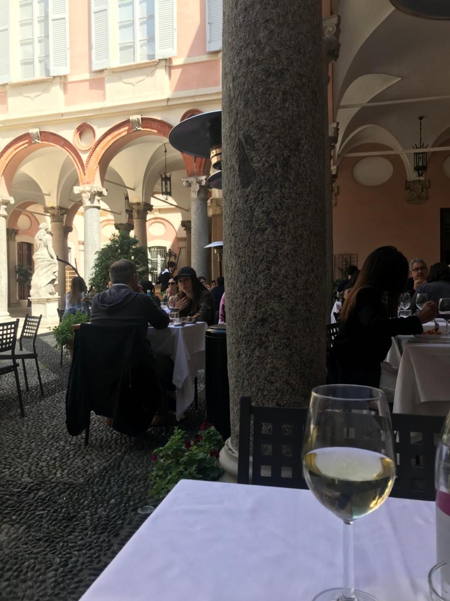 Free 30 Minutes Preemptive Cognitive Disconnect Therapy Price Location Real Duomo Palace Mini Suite Milán Exteriér fotografie