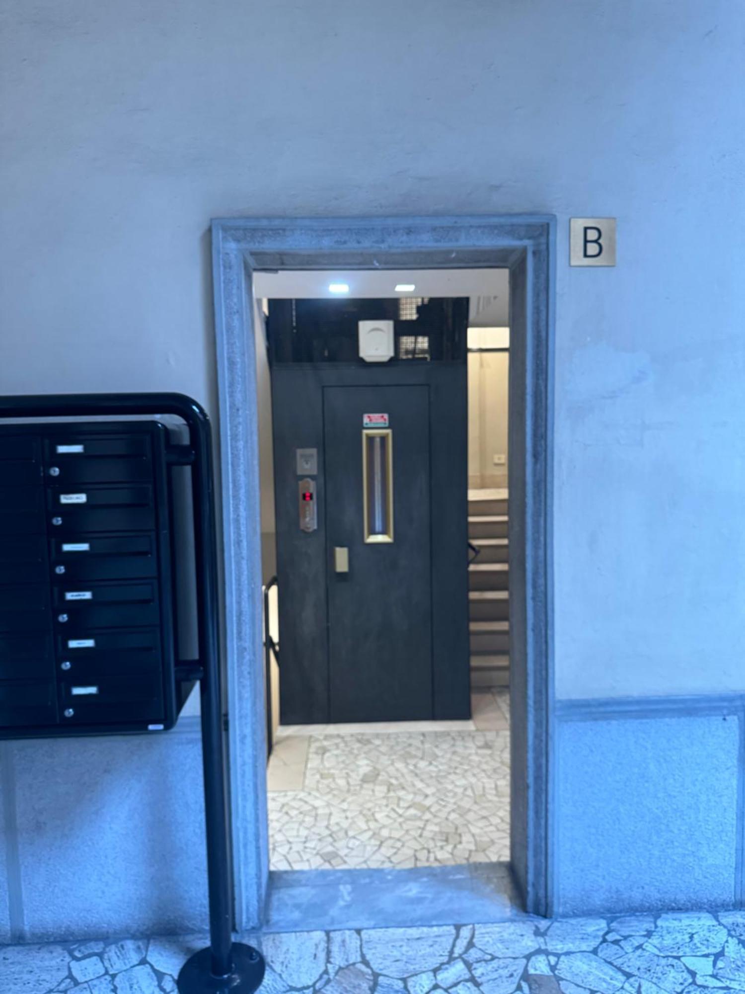 Free 30 Minutes Preemptive Cognitive Disconnect Therapy Price Location Real Duomo Palace Mini Suite Milán Exteriér fotografie